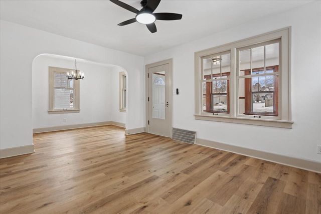 925 Harding AVENUE, Waukesha, WI 53186