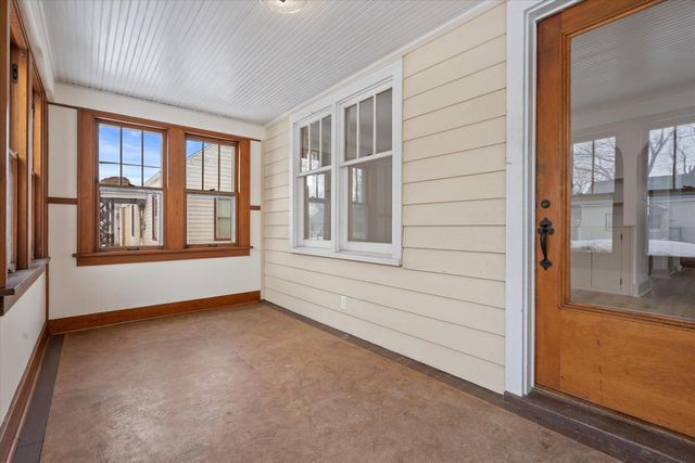 925 Harding AVENUE, Waukesha, WI 53186