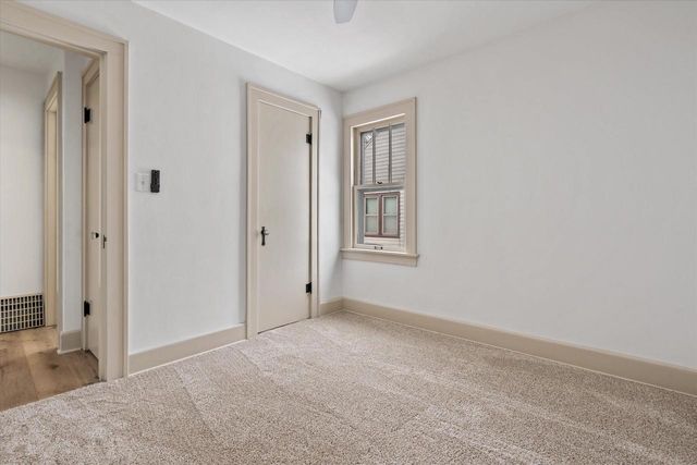 925 Harding AVENUE, Waukesha, WI 53186