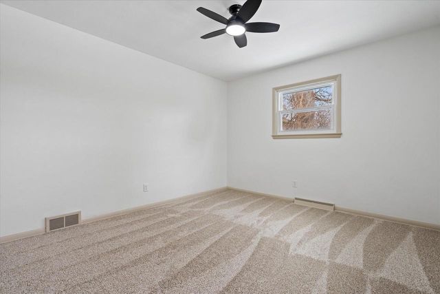 925 Harding AVENUE, Waukesha, WI 53186