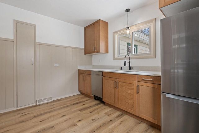 925 Harding AVENUE, Waukesha, WI 53186