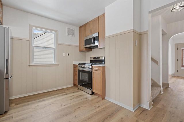 925 Harding AVENUE, Waukesha, WI 53186