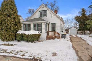 925 Harding AVENUE, Waukesha, WI 53186