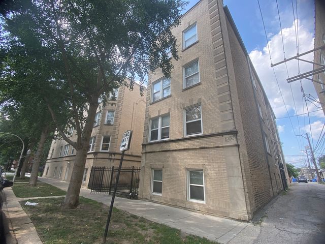2320 W Rosemont Avenue 1, Chicago, IL 60659