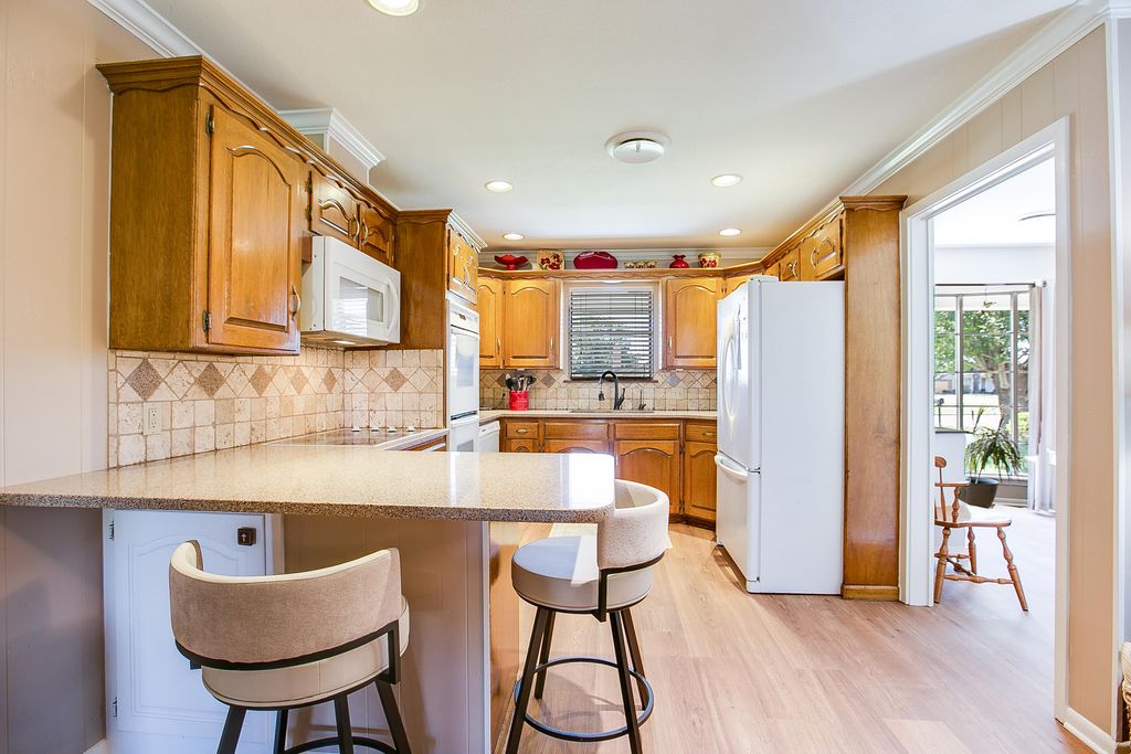 Image 15 of property listing at 20 Sierra Camino, Ballinger, TX 76821