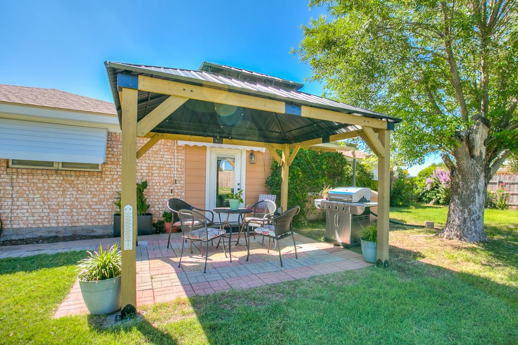 Image 43 of property listing at 20 Sierra Camino, Ballinger, TX 76821