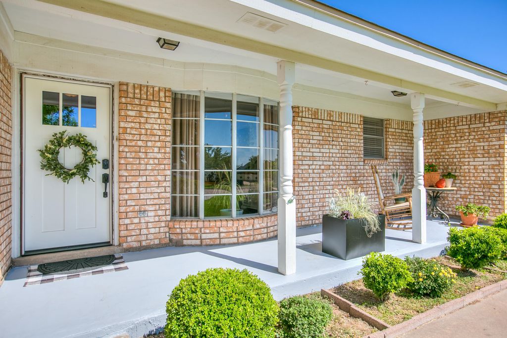 Image 5 of property listing at 20 Sierra Camino, Ballinger, TX 76821