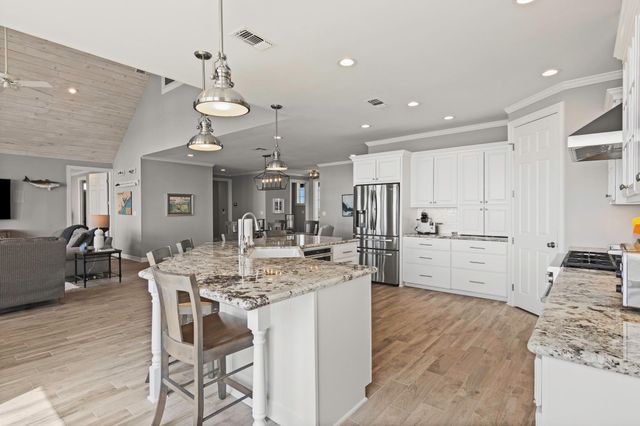 3133 Bay Ridge Drive, Palacios, TX 77465