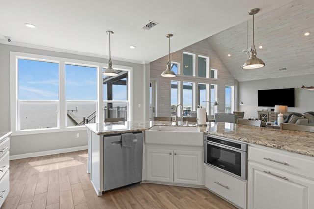 3133 Bay Ridge Drive, Palacios, TX 77465