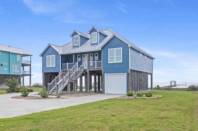 3133 Bay Ridge Drive, Palacios, TX 77465