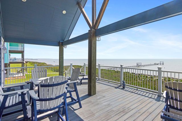 3133 Bay Ridge Drive, Palacios, TX 77465