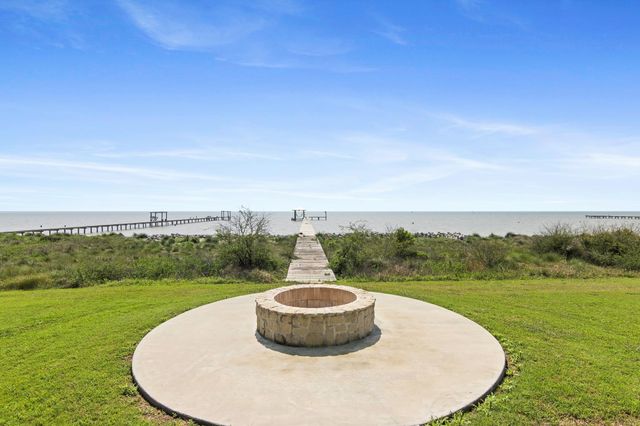 3133 Bay Ridge Drive, Palacios, TX 77465