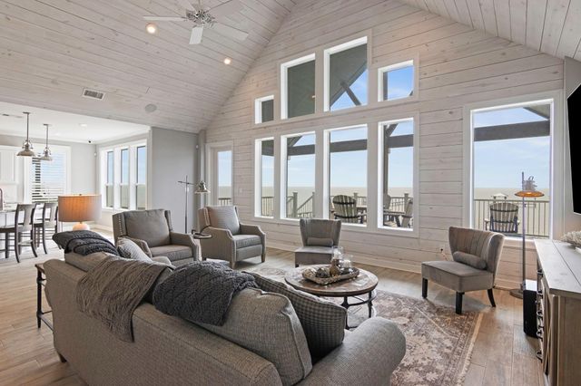 3133 Bay Ridge Drive, Palacios, TX 77465