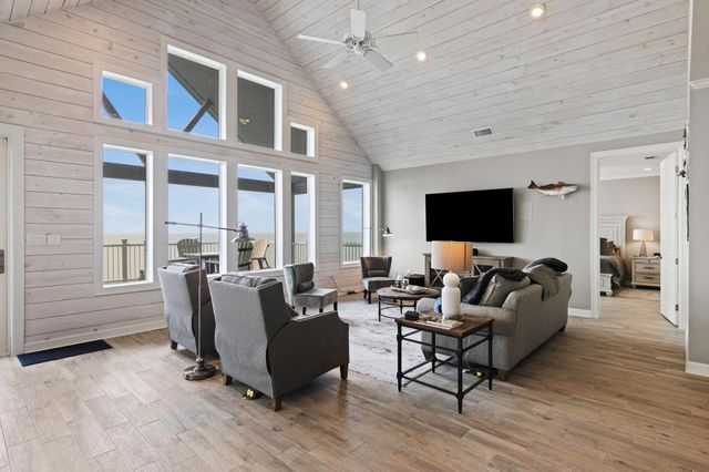 3133 Bay Ridge Drive, Palacios, TX 77465