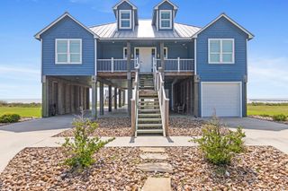 3133 Bay Ridge Drive, Palacios, TX 77465