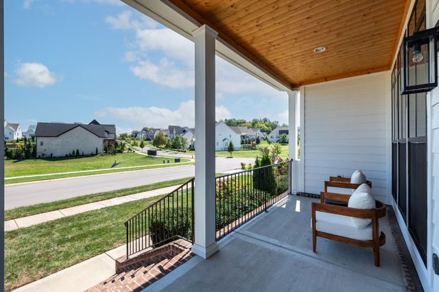 2127 Burgin Dr, Thompsons Station, TN 37179