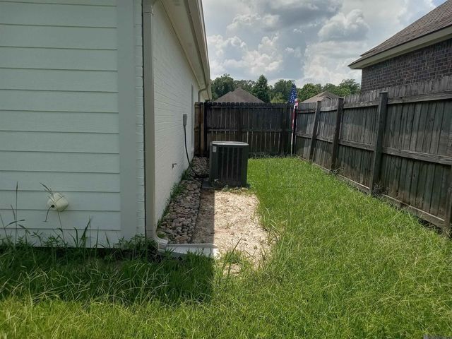 6741 Silver Springs Dr, Central, LA 70739