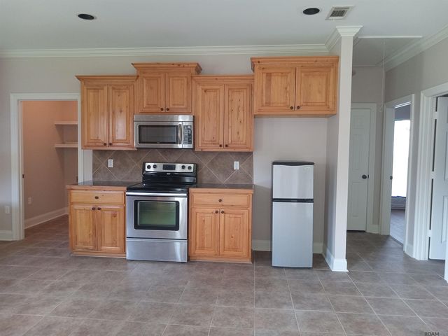 6741 Silver Springs Dr, Central, LA 70739