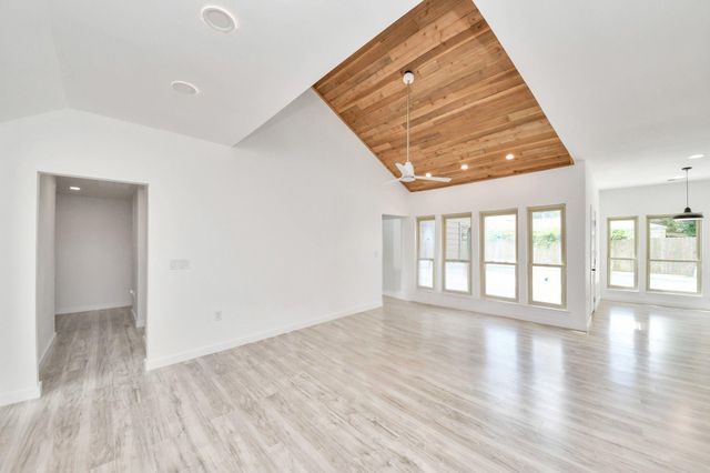 16502 Craighurst Drive, Houston, TX 77059