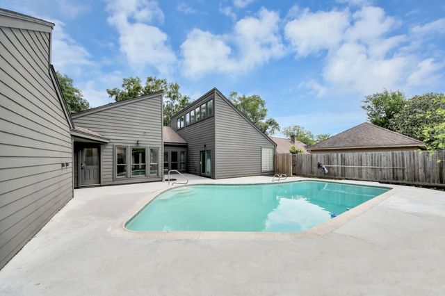 16502 Craighurst Drive, Houston, TX 77059
