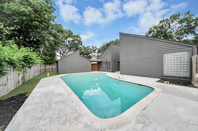16502 Craighurst Drive, Houston, TX 77059