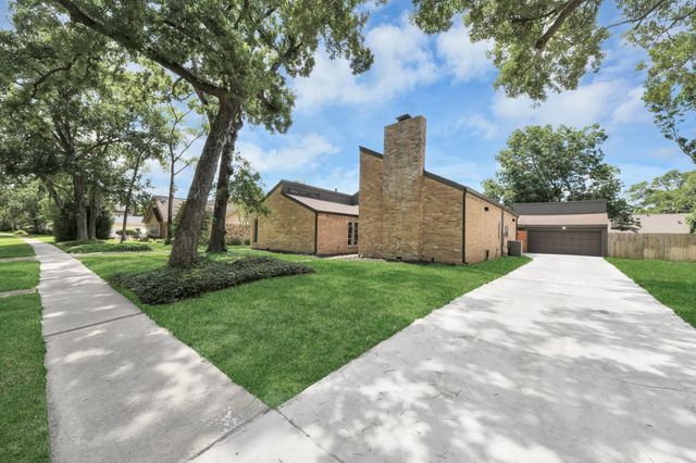 16502 Craighurst Drive, Houston, TX 77059