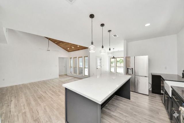 16502 Craighurst Drive, Houston, TX 77059
