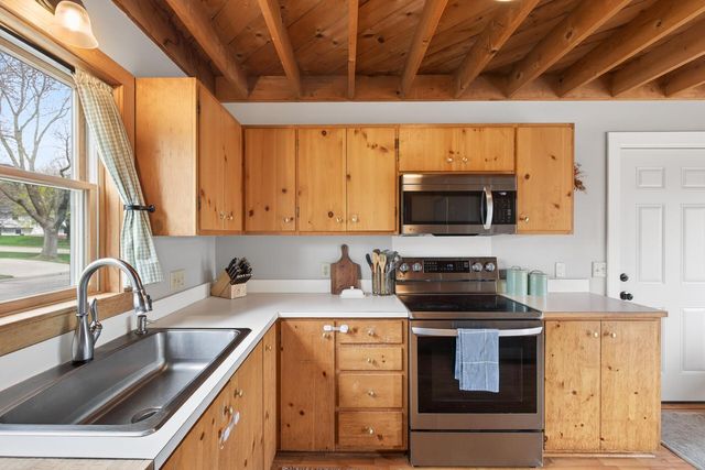 112231 Hutchins Court, Chaska, MN 55318