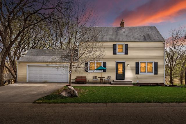 112231 Hutchins Court, Chaska, MN 55318