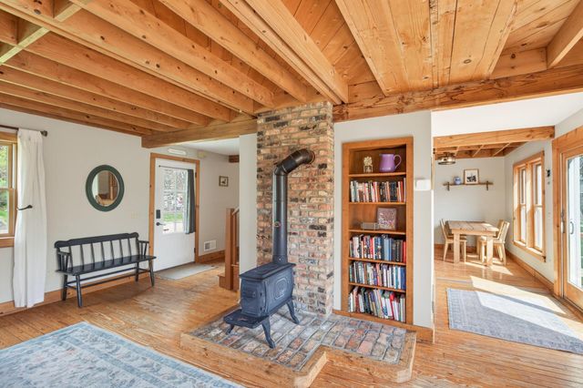 112231 Hutchins Court, Chaska, MN 55318