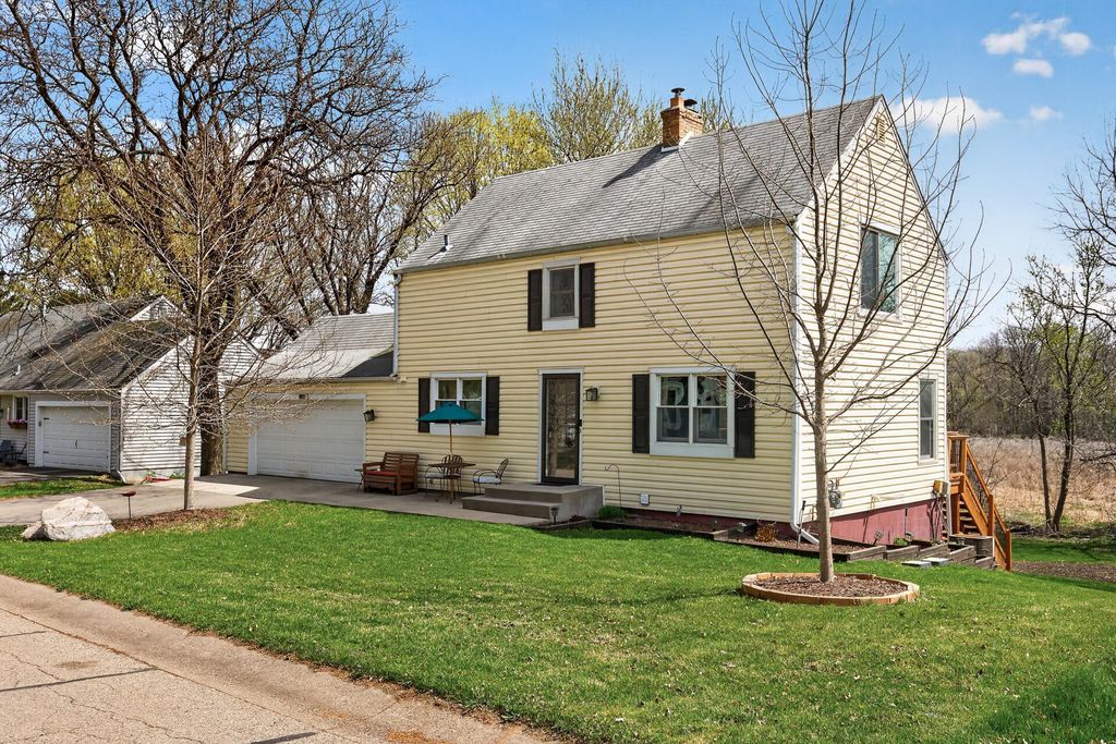 112231 Hutchins Court, Chaska, MN 55318