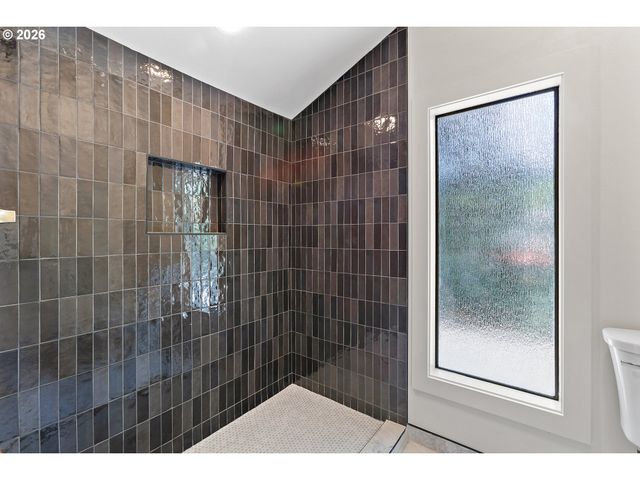 17427 Sw RIVENDELL Dr, Portland, OR 97224