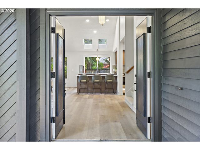 17427 Sw RIVENDELL Dr, Portland, OR 97224