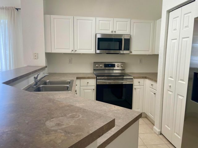 4988 SE Mariner Garden Circle, Stuart, FL 34997