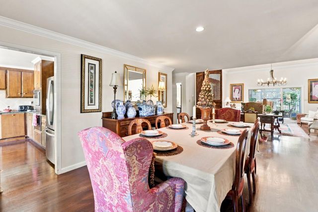 1018 Commons Dr, Sacramento, CA 95825