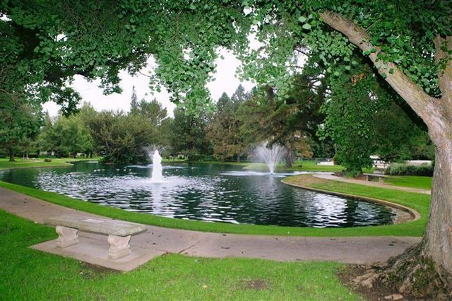1018 Commons Dr, Sacramento, CA 95825