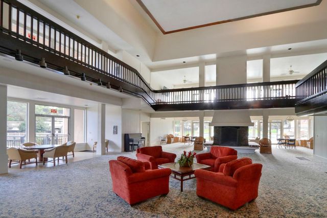 1018 Commons Dr, Sacramento, CA 95825
