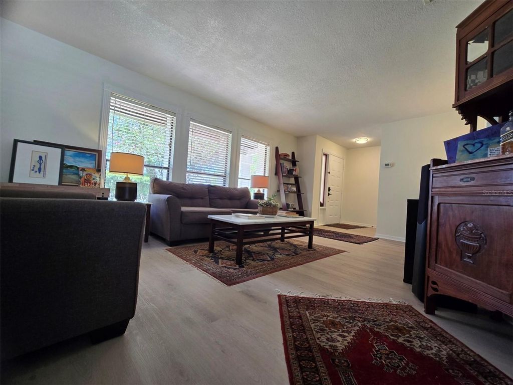 Image 6 of property listing at 8629 GRANADA BOULEVARD, Orlando, FL 32836