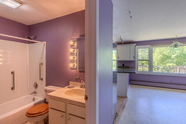 1111 Old Depot Road, Shaftsbury, VT 05262