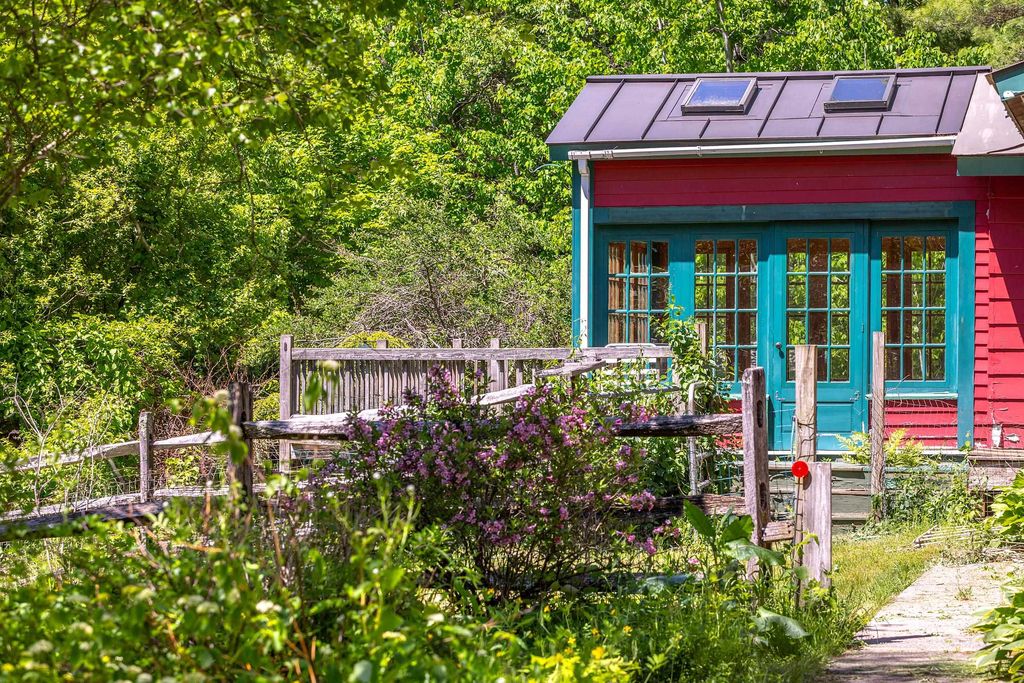 1111 Old Depot Road, Shaftsbury, VT 05262