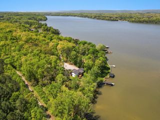 5723 Island View Drive, Harrison, TN 37341