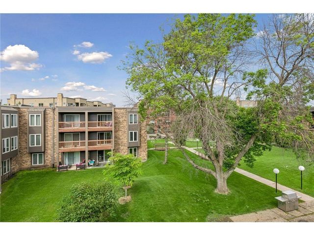 450 Ford Road 303, Saint Louis Park, MN 55426