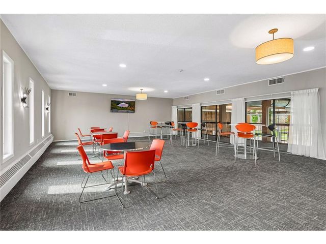 450 Ford Road 303, Saint Louis Park, MN 55426
