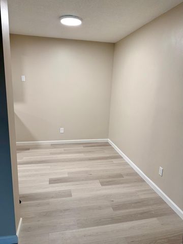 450 Ford Road 303, Saint Louis Park, MN 55426