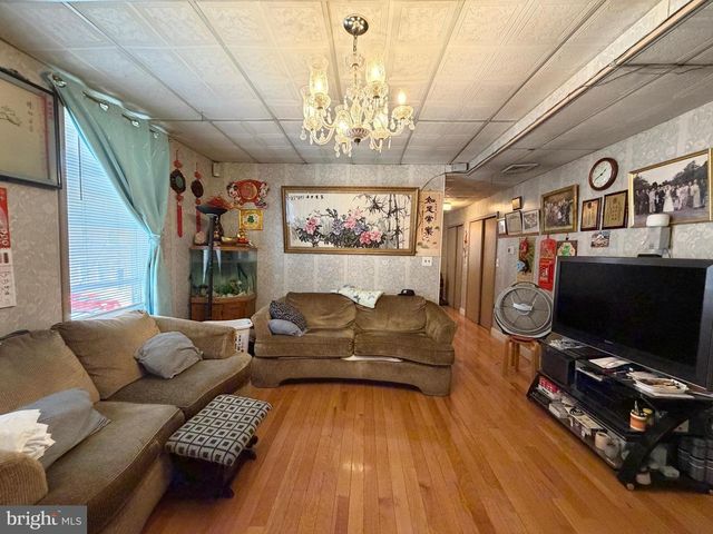 1500 S 6TH ST, Philadelphia, PA 19147