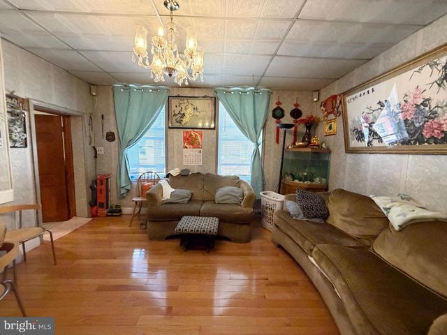 1500 S 6TH ST, Philadelphia, PA 19147