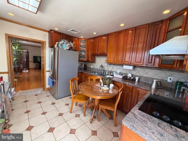 1500 S 6TH ST, Philadelphia, PA 19147