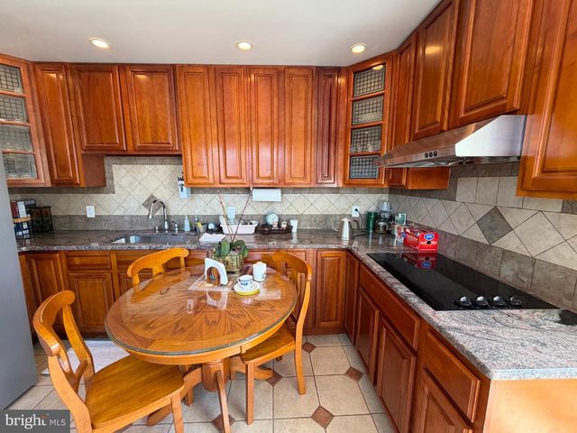 1500 S 6TH ST, Philadelphia, PA 19147