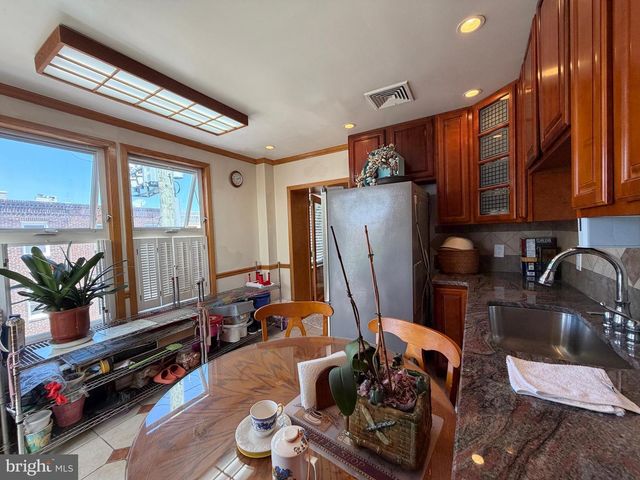1500 S 6TH ST, Philadelphia, PA 19147