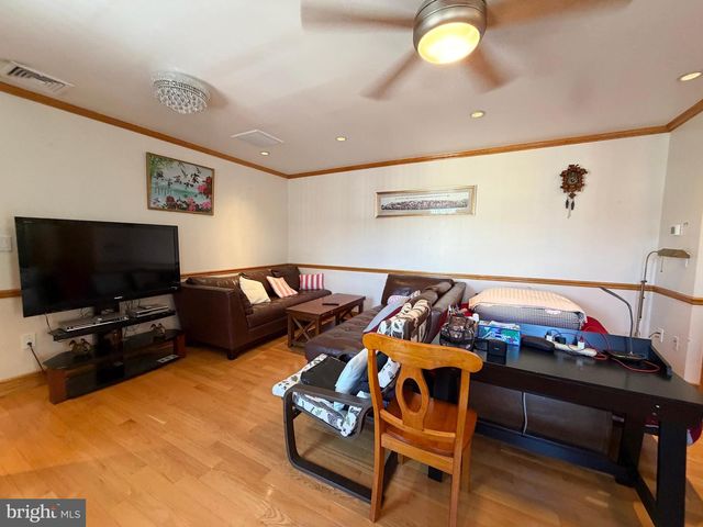 1500 S 6TH ST, Philadelphia, PA 19147